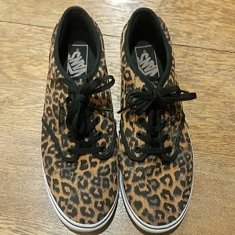 Van's tennis shoes